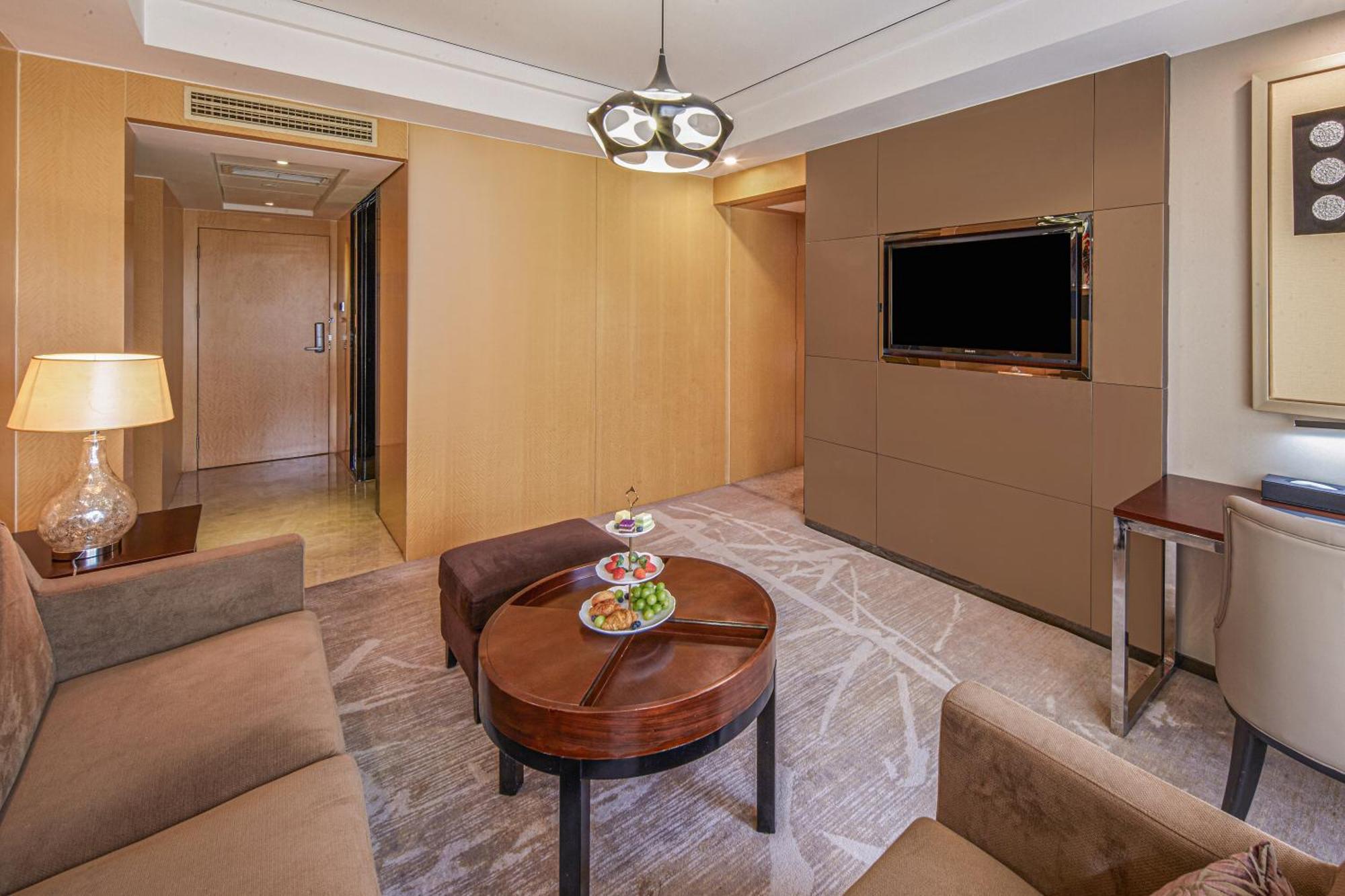 Celebrity Upper Class Hotel Чънду Екстериор снимка