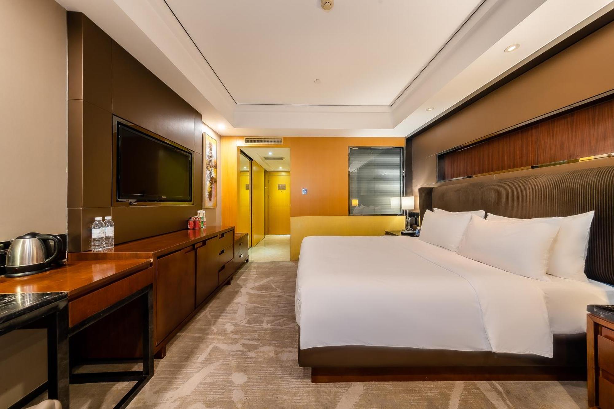 Celebrity Upper Class Hotel Чънду Екстериор снимка