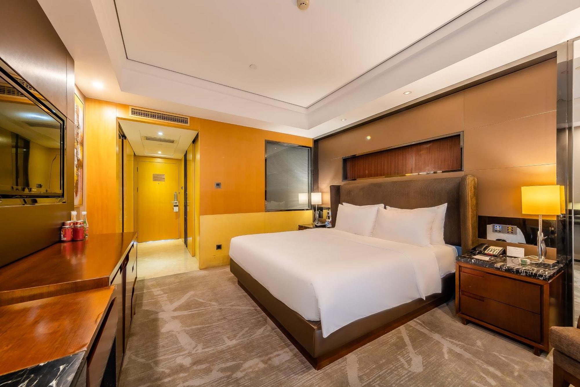 Celebrity Upper Class Hotel Чънду Екстериор снимка