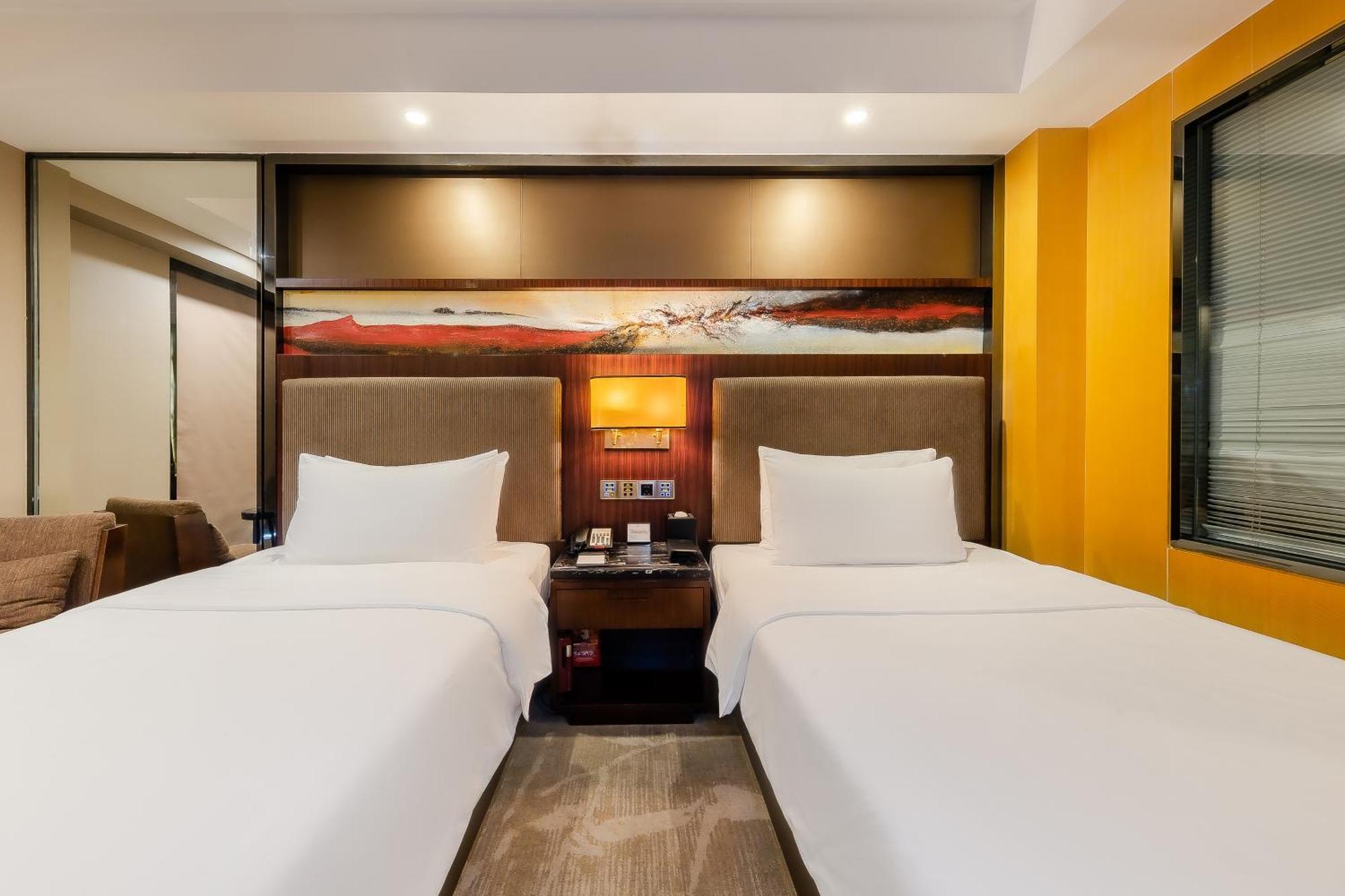 Celebrity Upper Class Hotel Чънду Екстериор снимка
