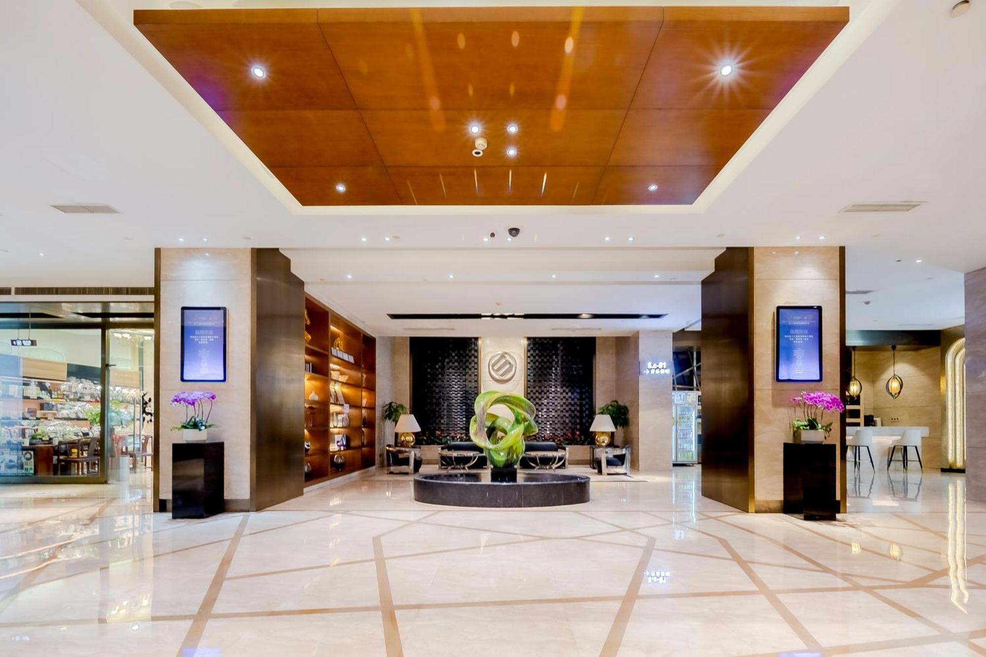 Celebrity Upper Class Hotel Чънду Екстериор снимка