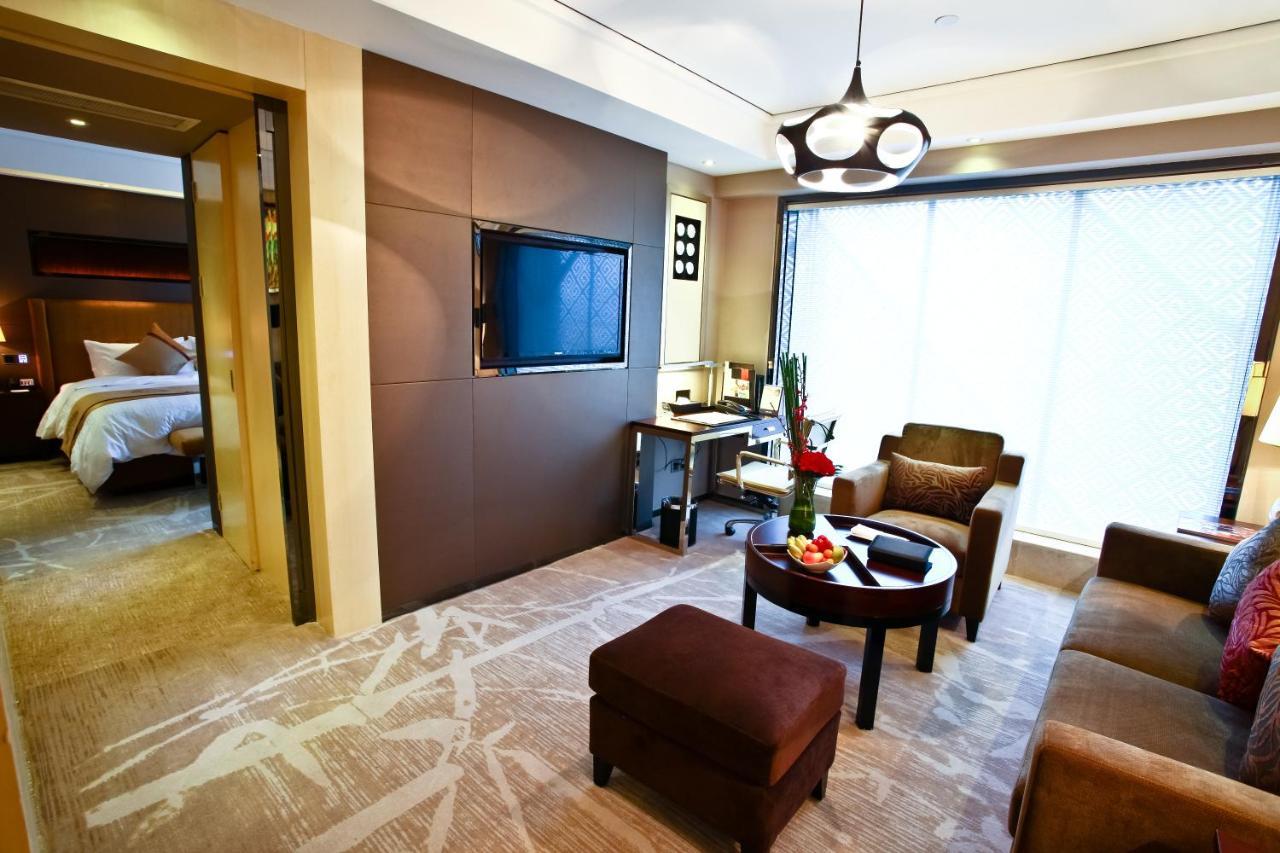 Celebrity Upper Class Hotel Чънду Екстериор снимка