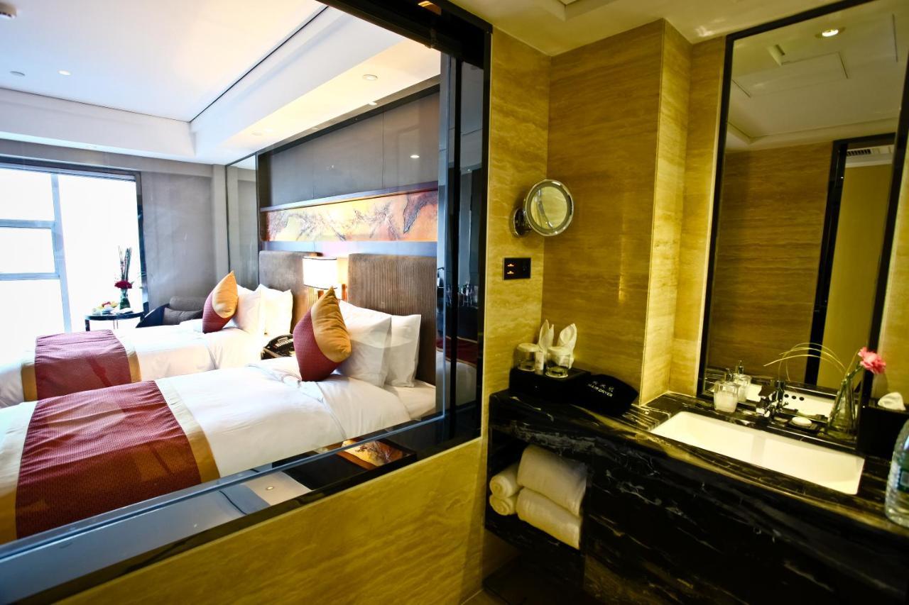 Celebrity Upper Class Hotel Чънду Екстериор снимка