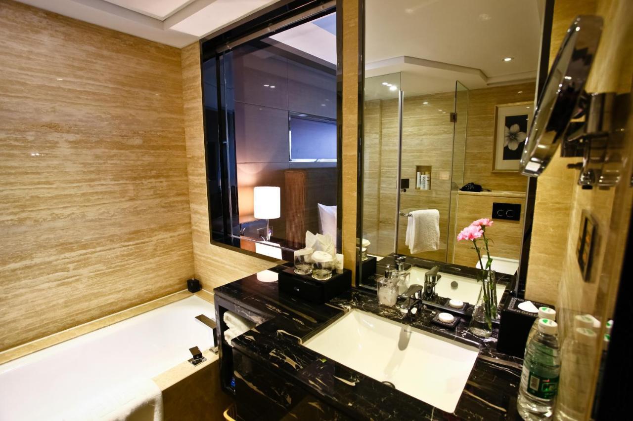 Celebrity Upper Class Hotel Чънду Екстериор снимка