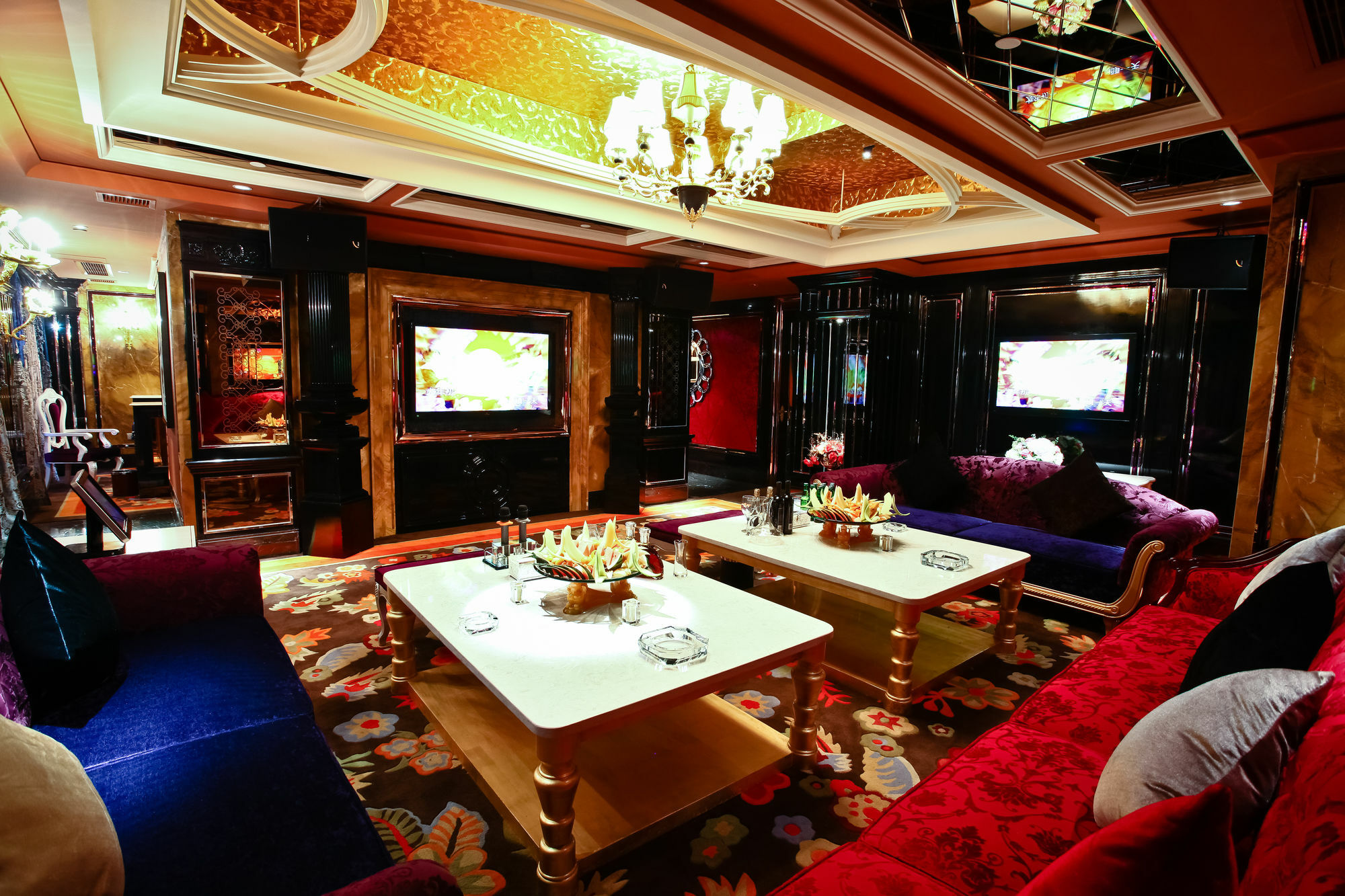 Celebrity Upper Class Hotel Чънду Екстериор снимка