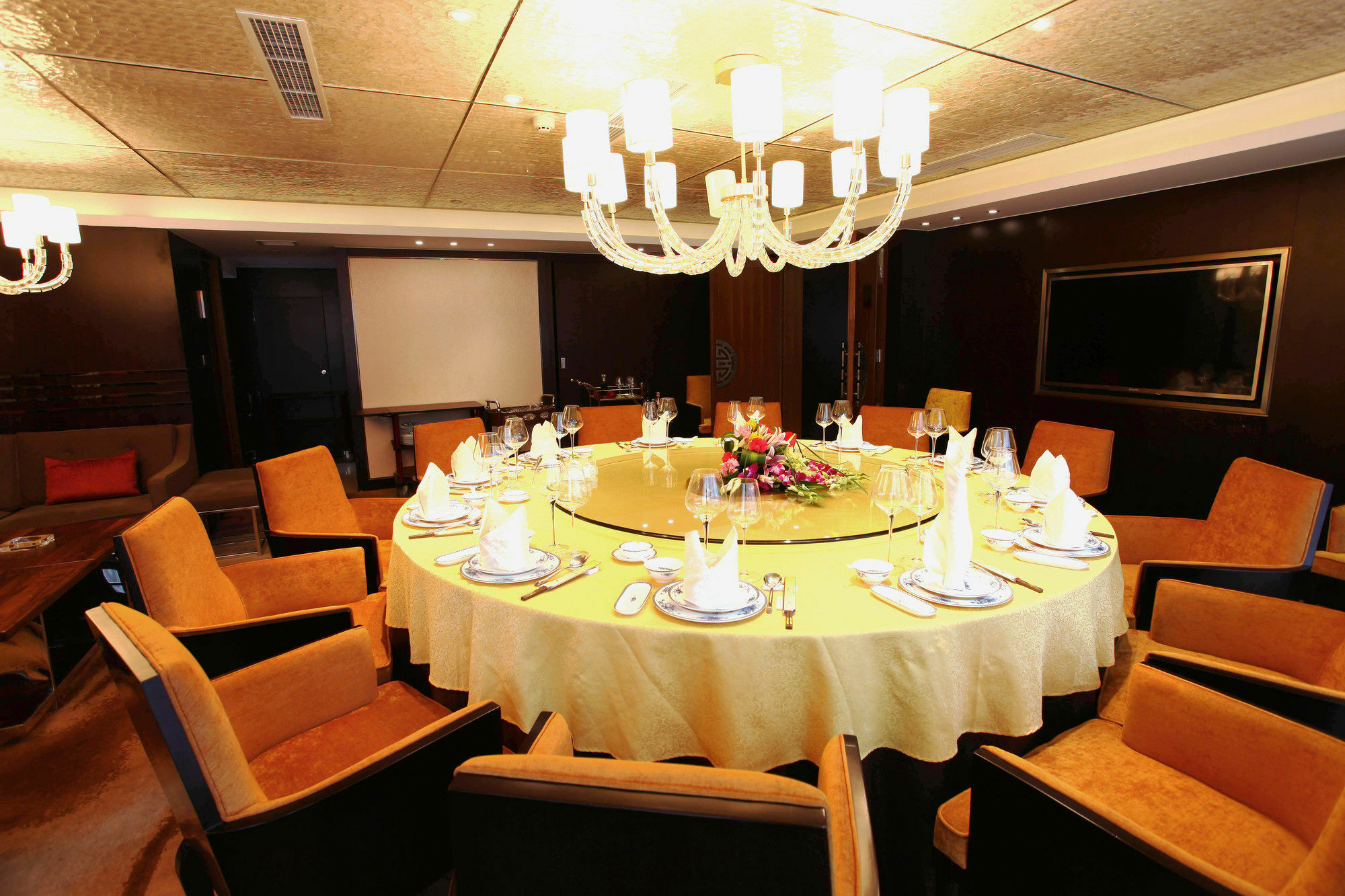Celebrity Upper Class Hotel Чънду Екстериор снимка